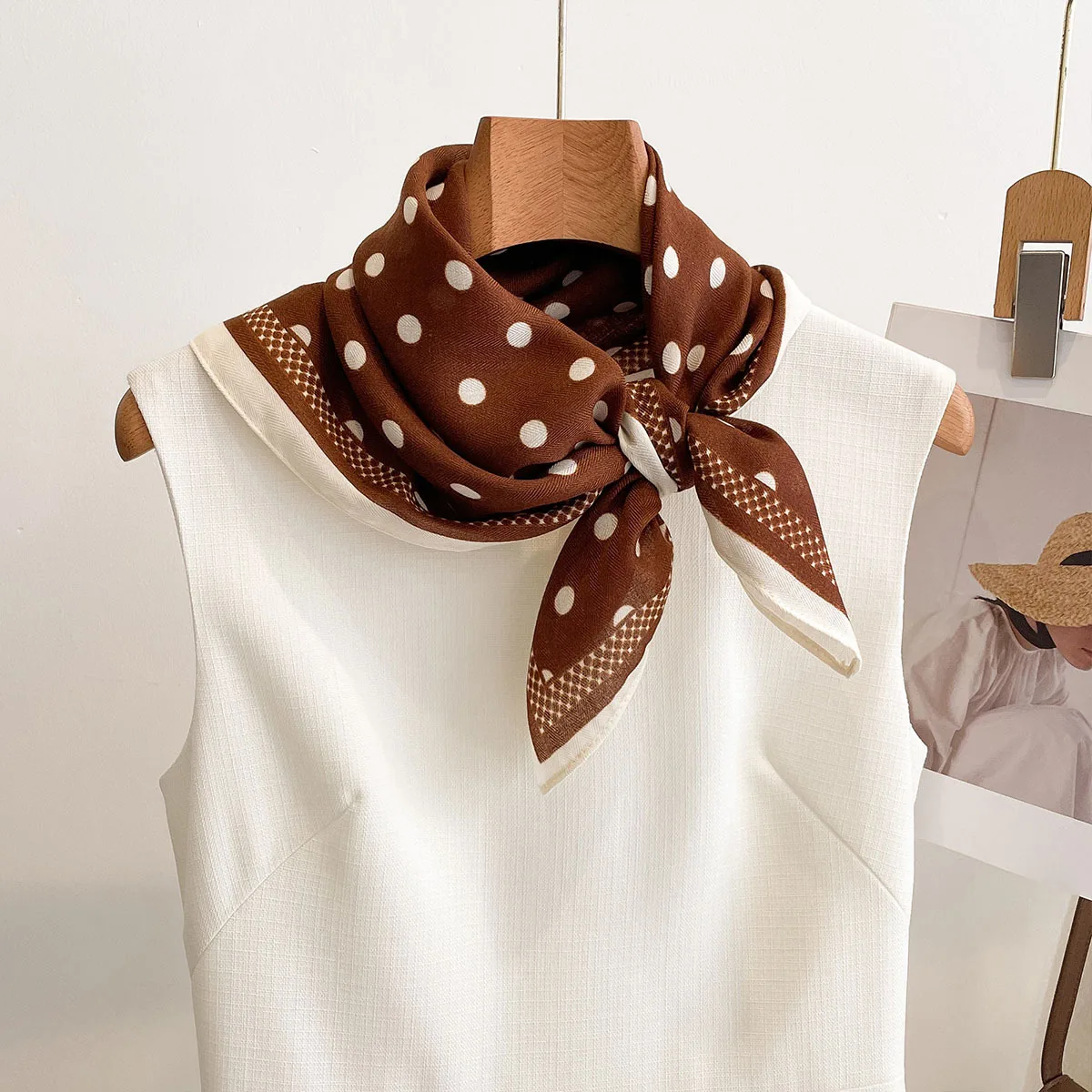 Luxury Polka Dot Printed Squar - Face Scarf Mask recension och pris