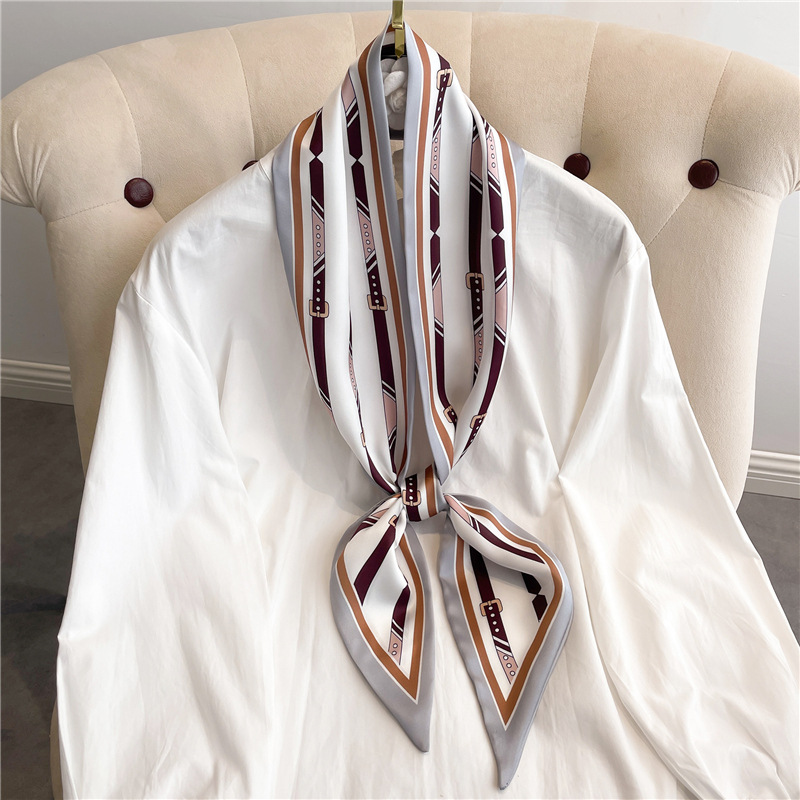 Fashion Print Long Silk Scarf  - Ascot Neck Scarf recension och pris