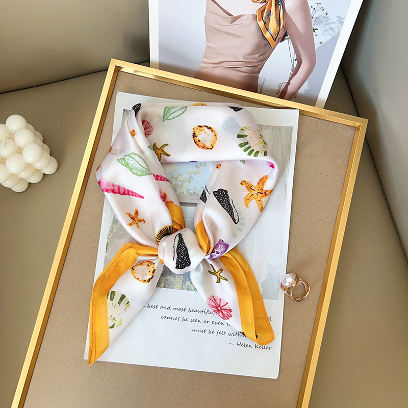 Women Silk Feeling Square Scar - Face Scarf Mask recension och pris